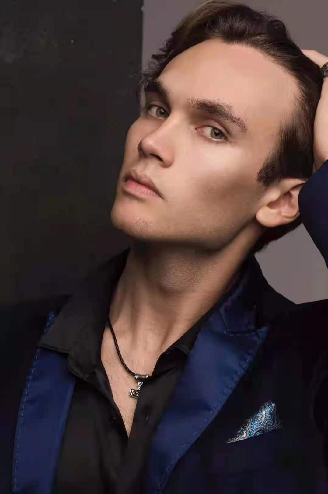  ALEX